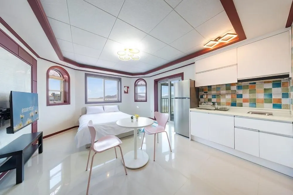 Ganghwa Punggyeongi Meomuneun Got Sonsu Guest house