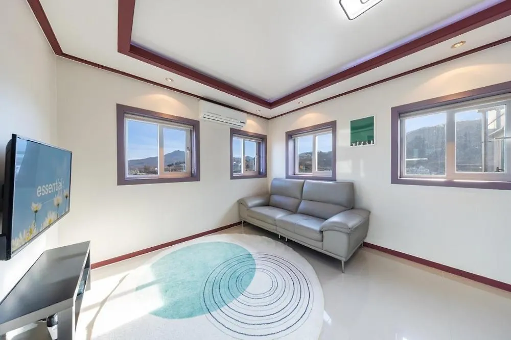 Ganghwa Punggyeongi Meomuneun Got Sonsu