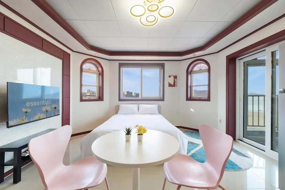 Ganghwa Punggyeongi Meomuneun Got Sonsu South Korea