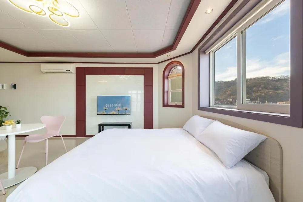 Ganghwa Punggyeongi Meomuneun Got Sonsu Guest house