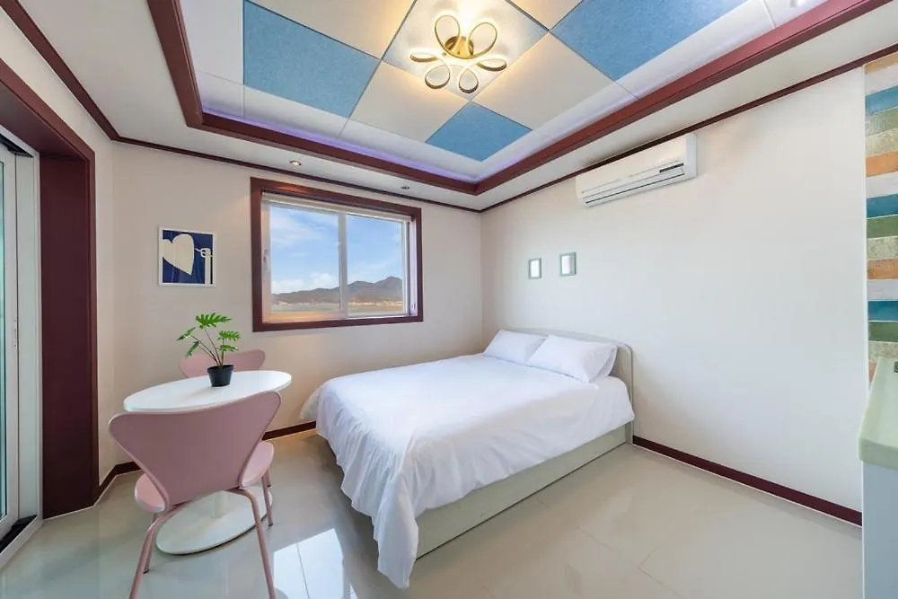 Ganghwa Punggyeongi Meomuneun Got Sonsu