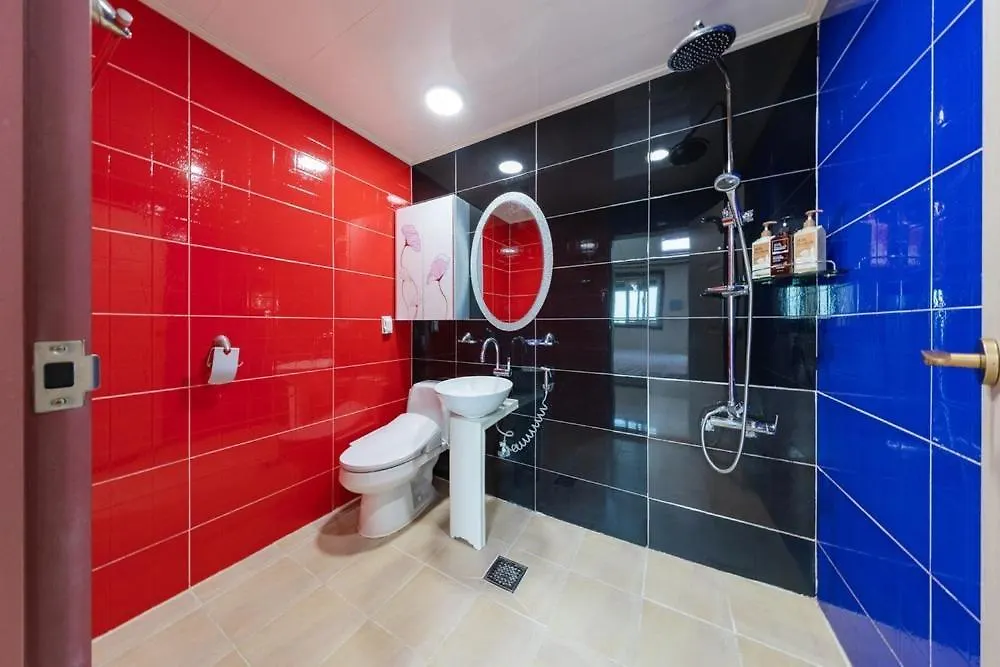 Ganghwa Punggyeongi Meomuneun Got Sonsu 3*,  South Korea