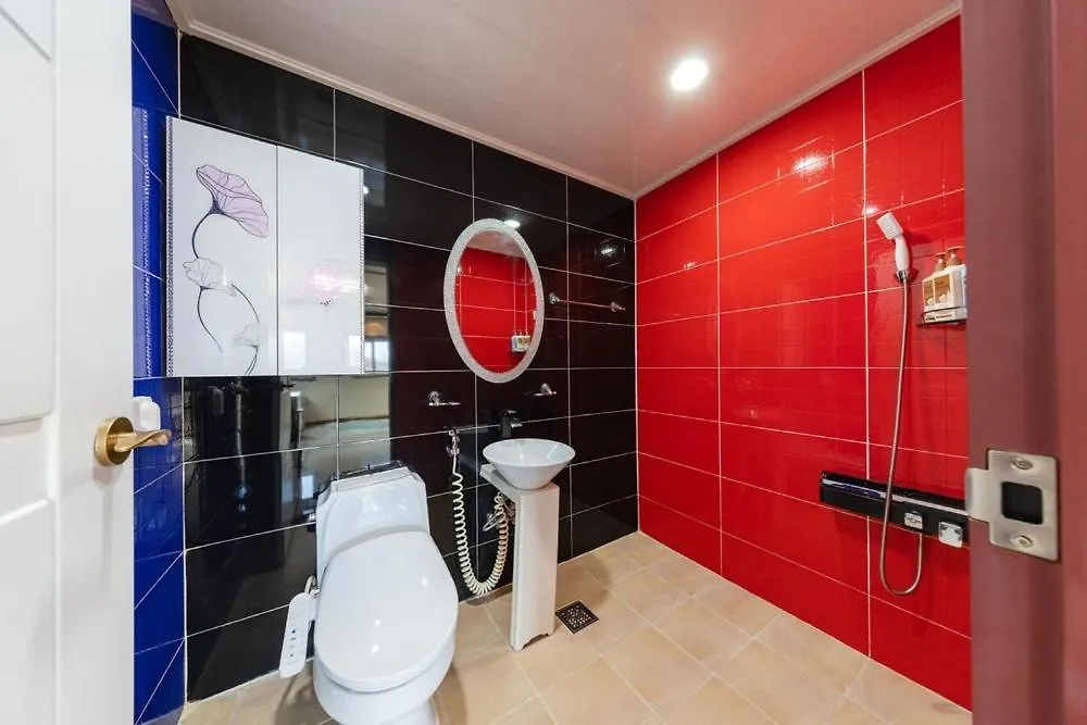 Ganghwa Punggyeongi Meomuneun Got Sonsu Guest house