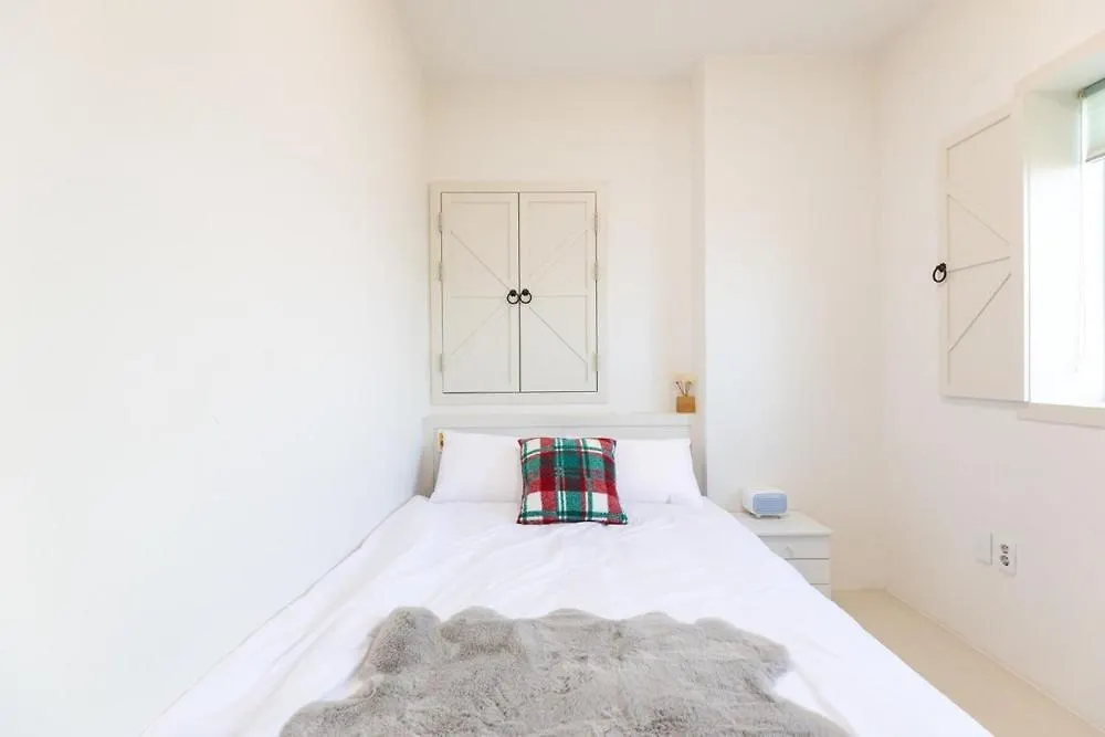 Ganghwa Punggyeongi Meomuneun Got Sonsu 3*,