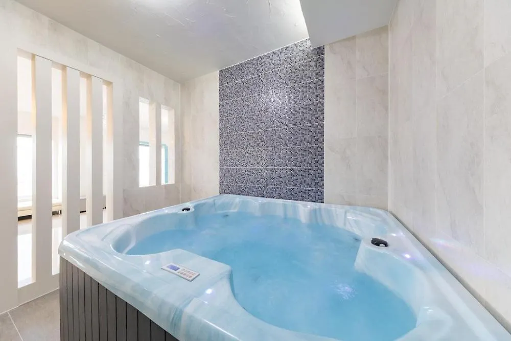 Ganghwa Punggyeongi Meomuneun Got Sonsu Guest house