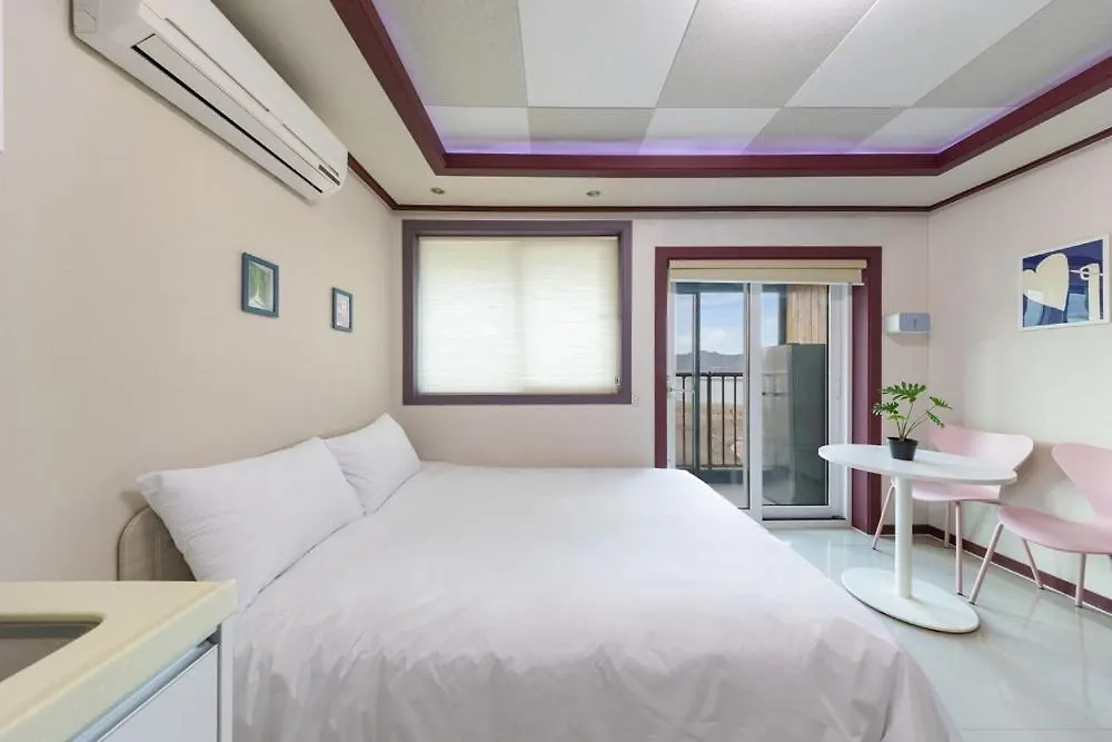 Ganghwa Punggyeongi Meomuneun Got Sonsu 3*,  South Korea