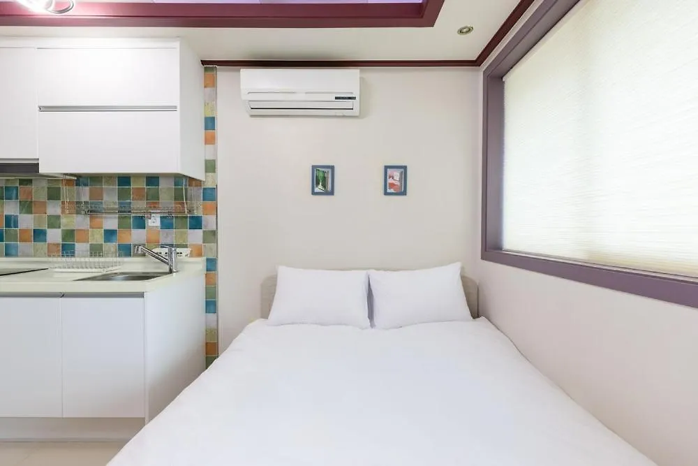 Ganghwa Punggyeongi Meomuneun Got Sonsu Guest house