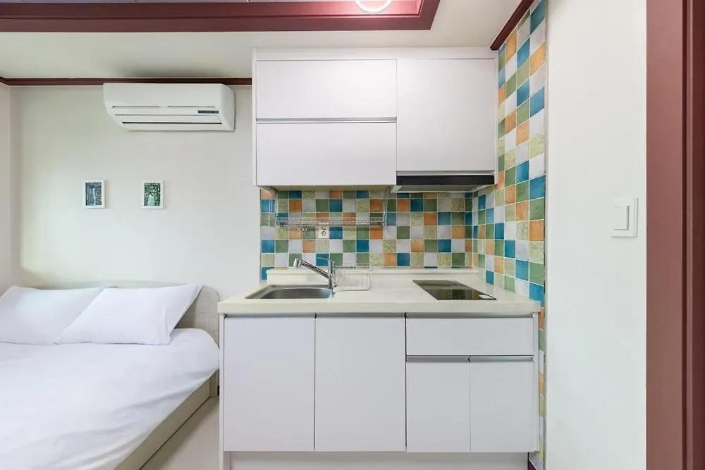 Ganghwa Punggyeongi Meomuneun Got Sonsu