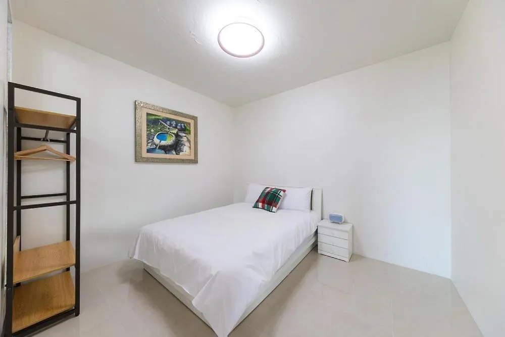 Ganghwa Punggyeongi Meomuneun Got Sonsu 3*,  South Korea