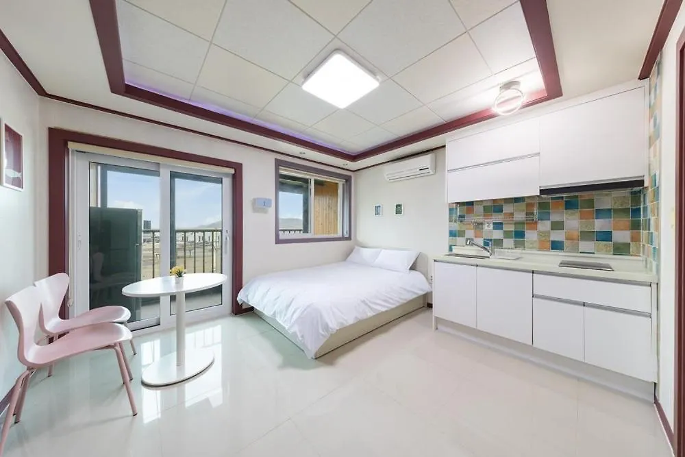 Ganghwa Punggyeongi Meomuneun Got Sonsu Guest house