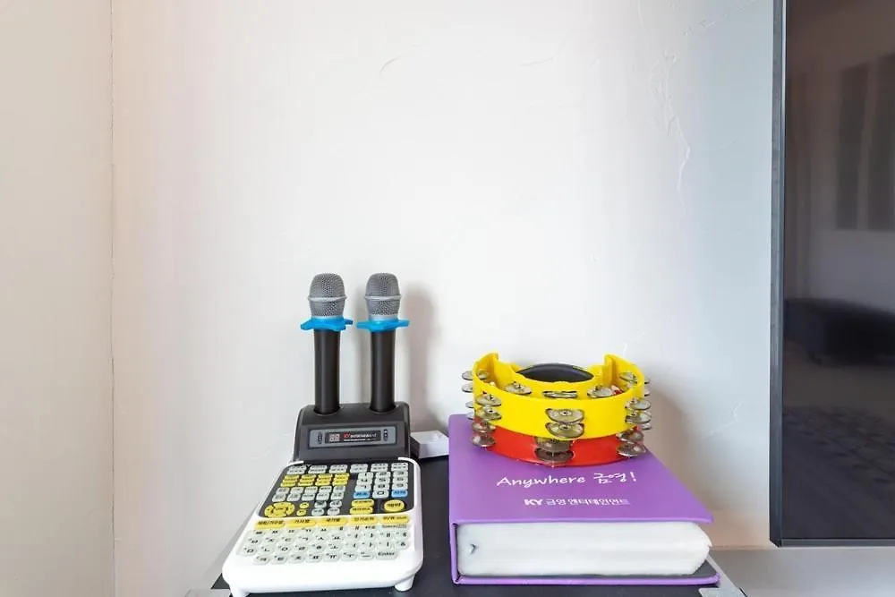 Ganghwa Punggyeongi Meomuneun Got Sonsu