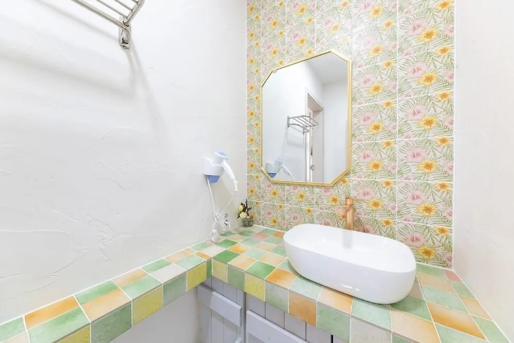 Ganghwa Punggyeongi Meomuneun Got Sonsu