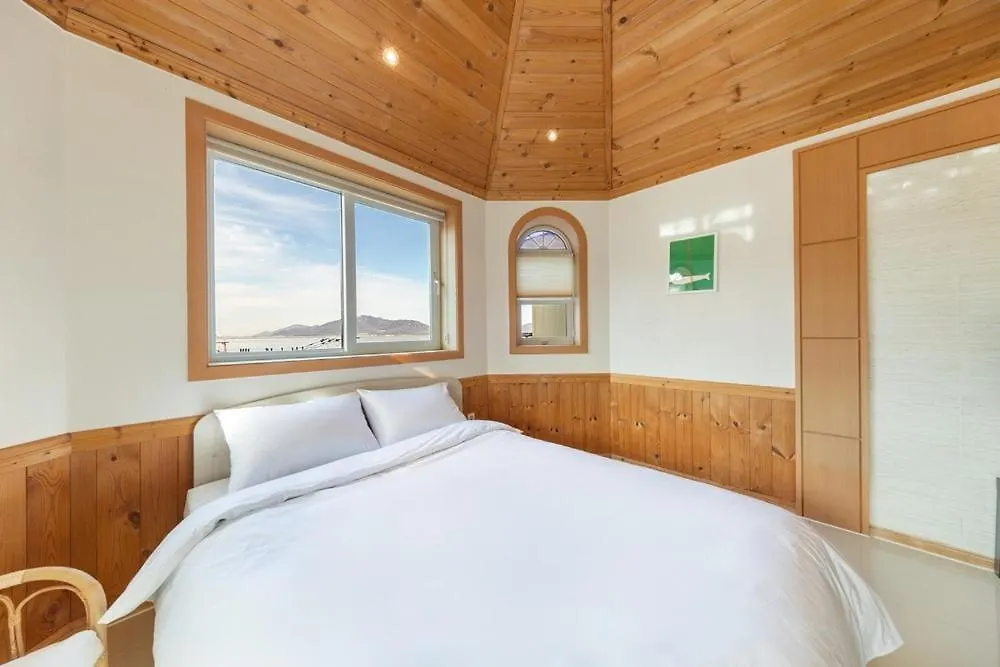 Ganghwa Punggyeongi Meomuneun Got Sonsu Guest house